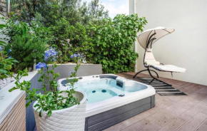 Pet Friendly Apartment In Podstrana With Wifi